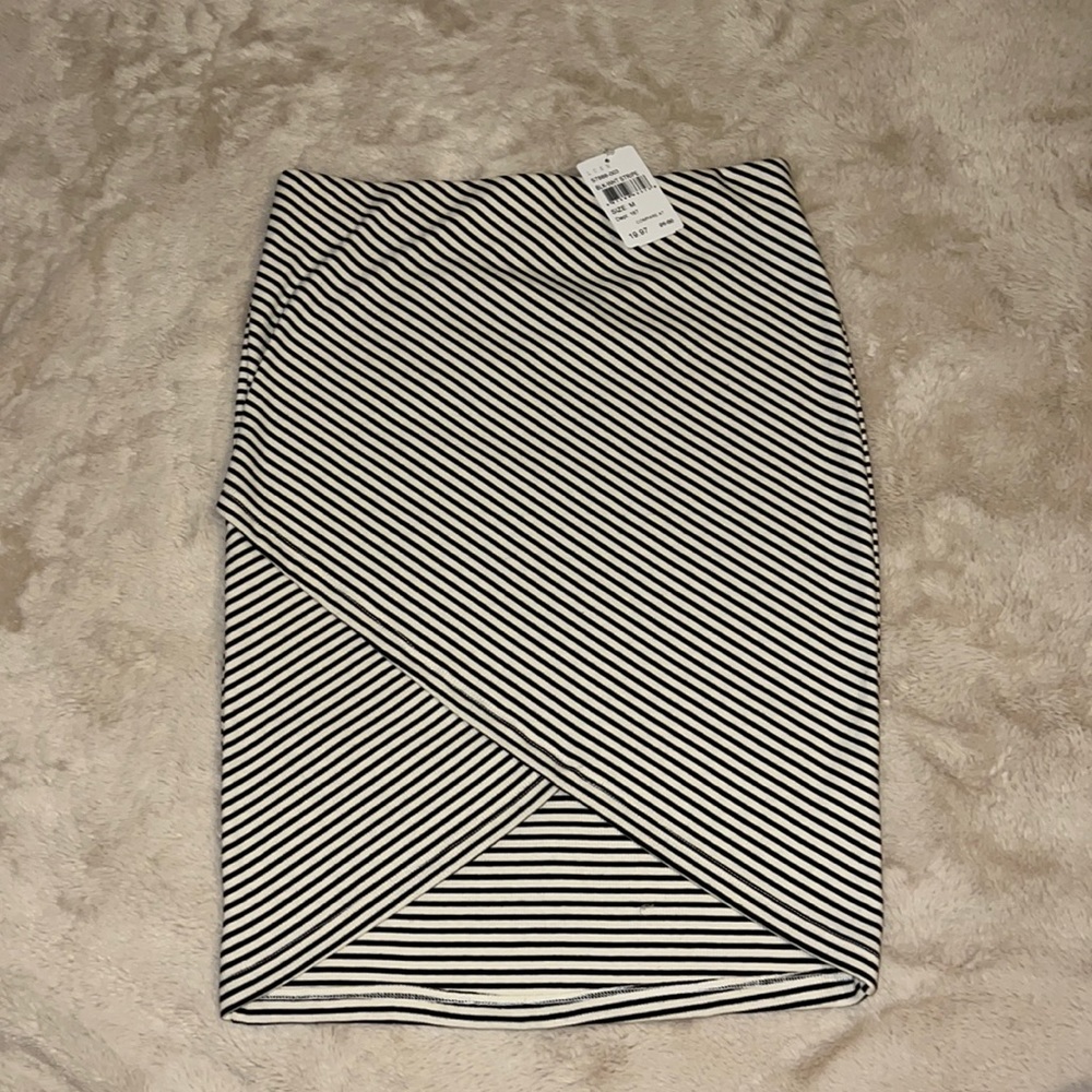 Lush black & white striped skirt NWT